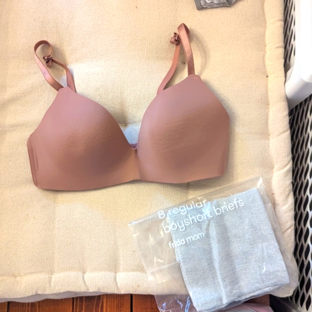 Auden Nursing Bra & FridaMom Boyshort